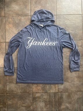 MLB New York Yankees Long Sleeve Tee with Hood
